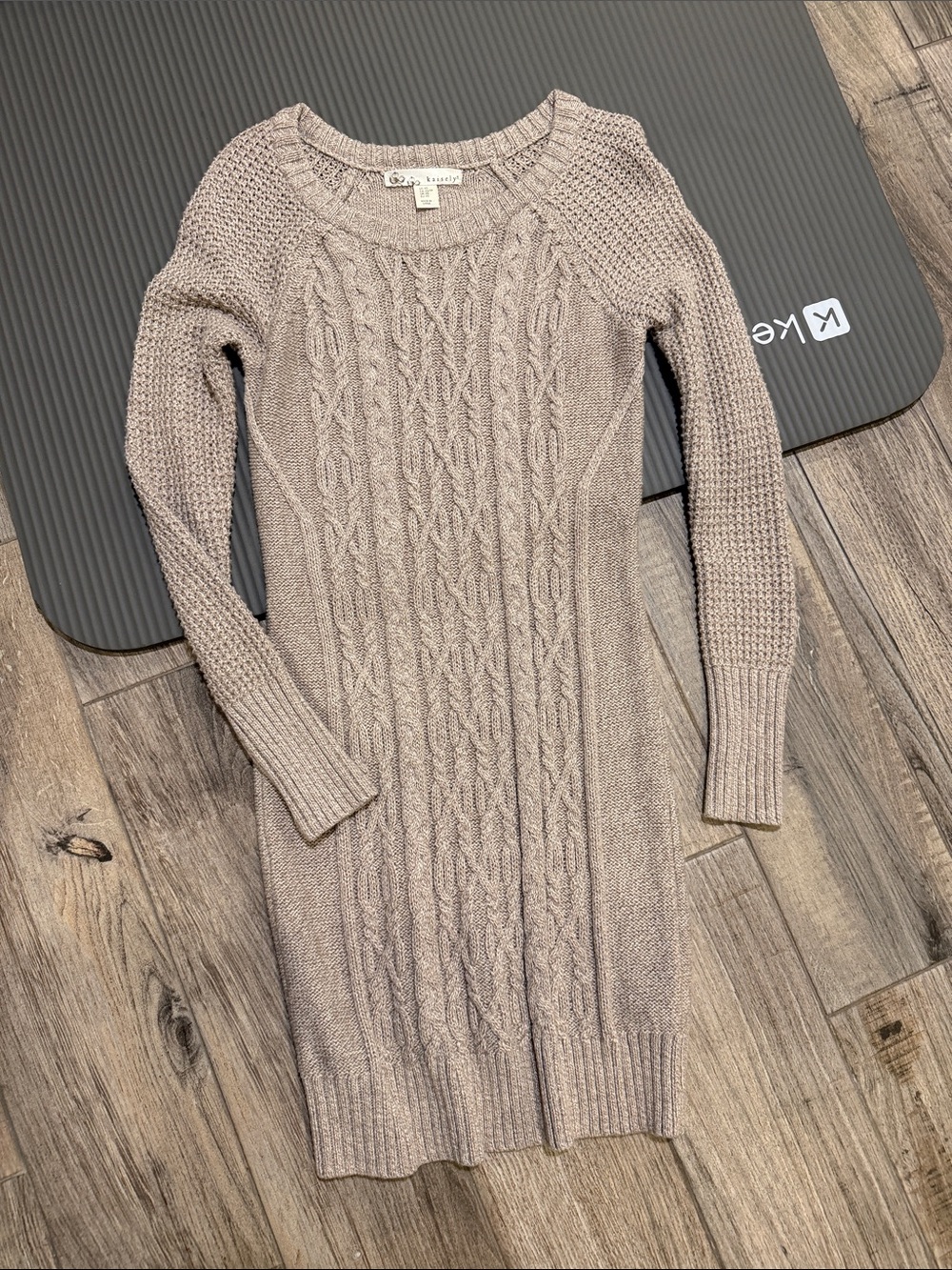 Kaisely Cable Knit Crewneck - Oatmeal